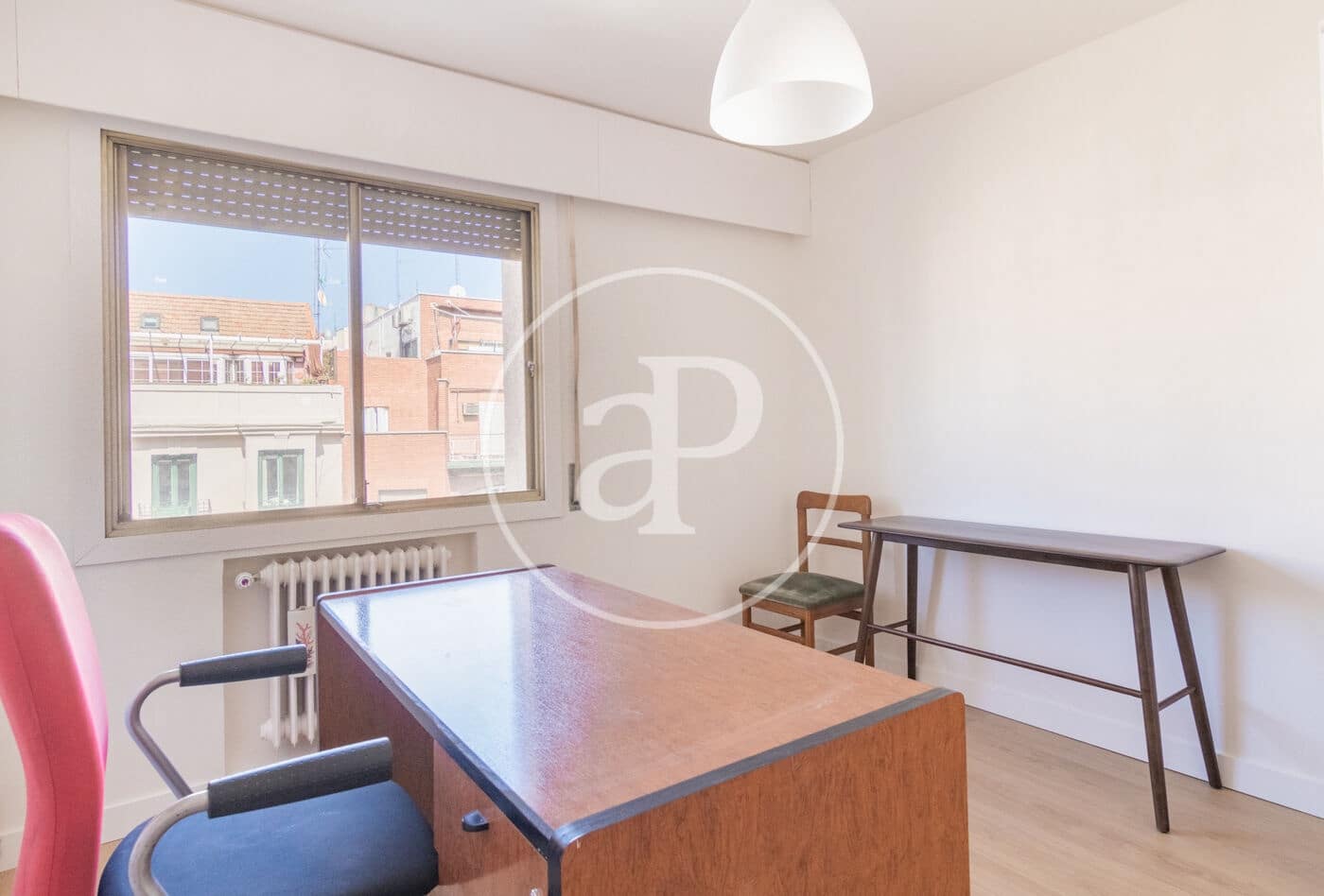 2 slaapkamer Appartement te huur in Madrid stad - € 1.900 (Ref: 9711984)