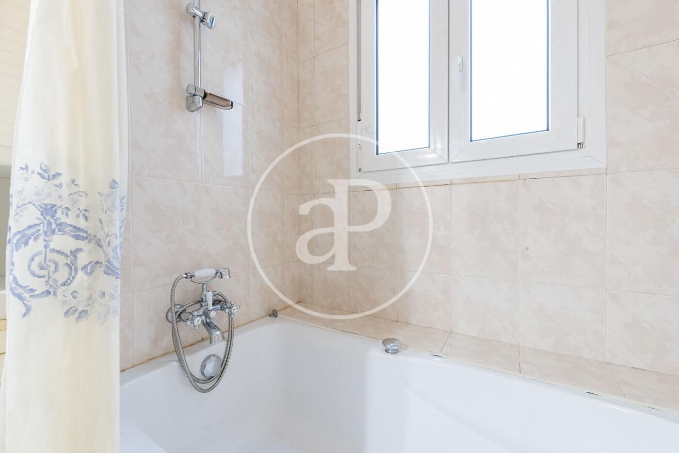 3 bedroom Apartment for sale in Madrid city - € 1,115,000 (Ref: 9711985)