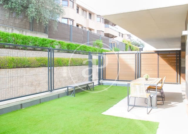 2 slaapkamer Appartement te koop in Las Rozas de Madrid - € 695.000 (Ref: 9711986)