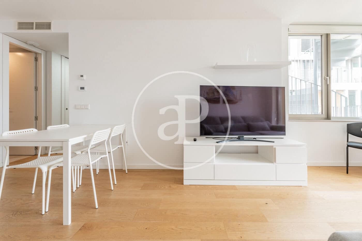 2 bedroom Apartment for rent in Madrid city with pool - € 3,100 (Ref: 9711987)