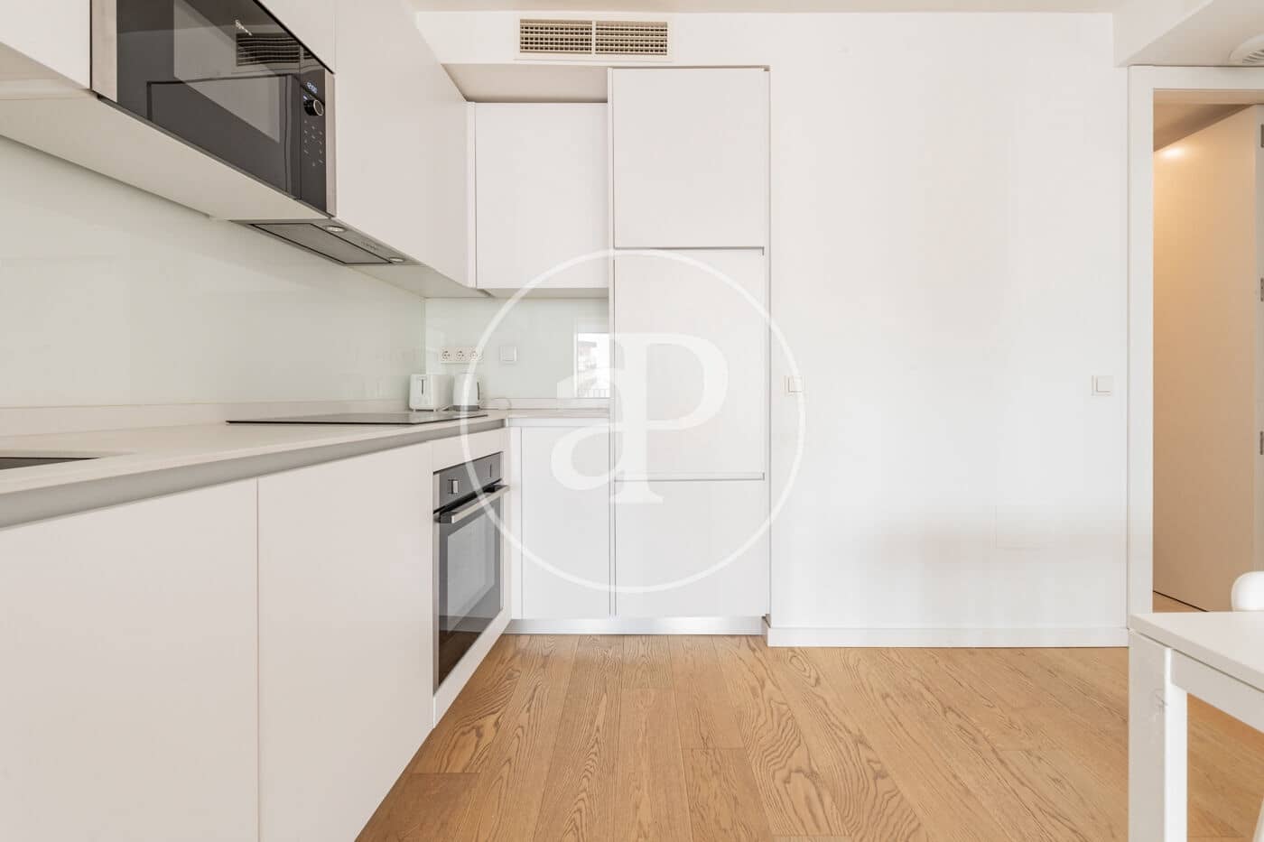 2 bedroom Apartment for rent in Madrid city with pool - € 3,100 (Ref: 9711987)