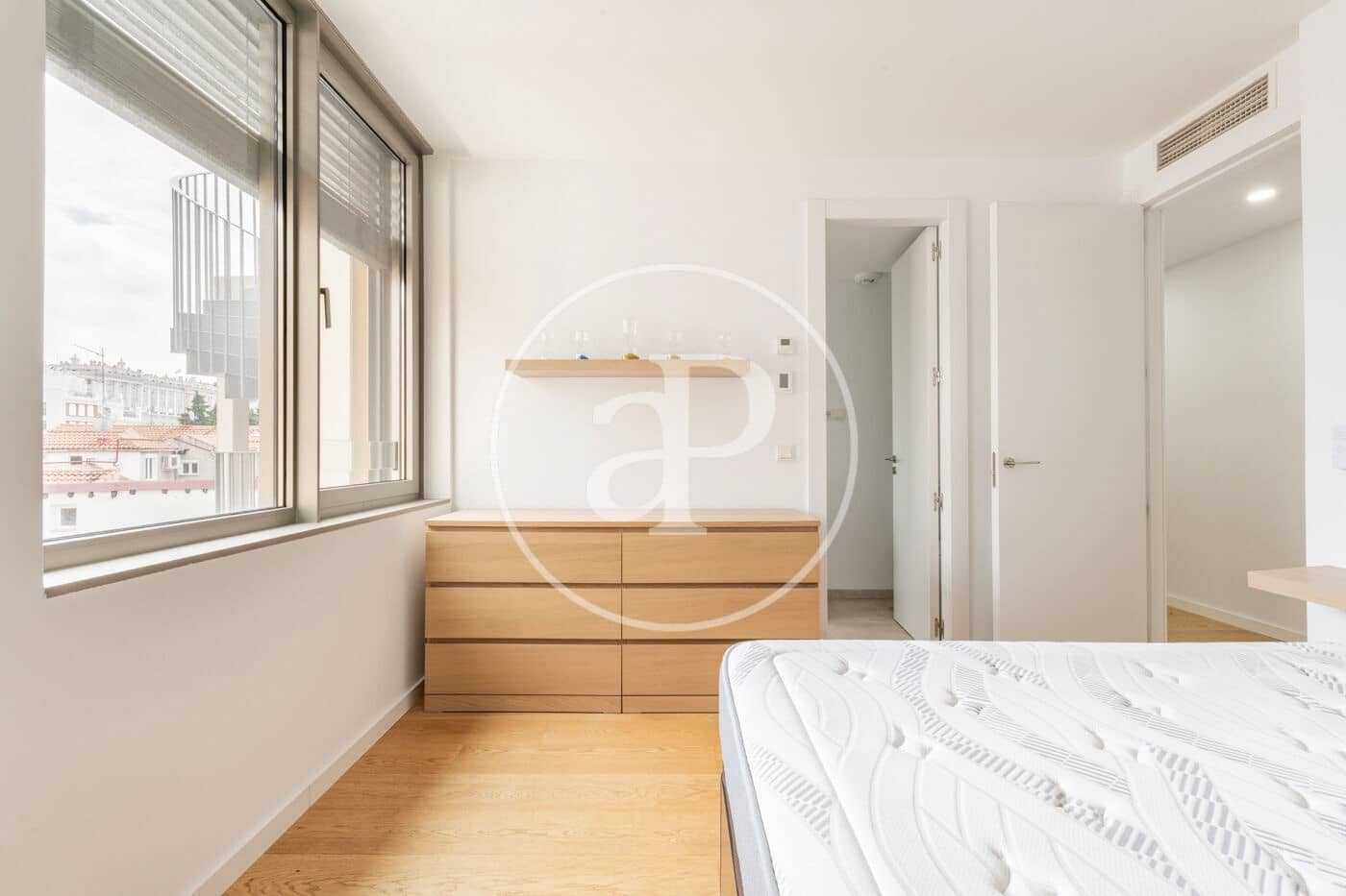 2 bedroom Apartment for rent in Madrid city with pool - € 3,100 (Ref: 9711987)