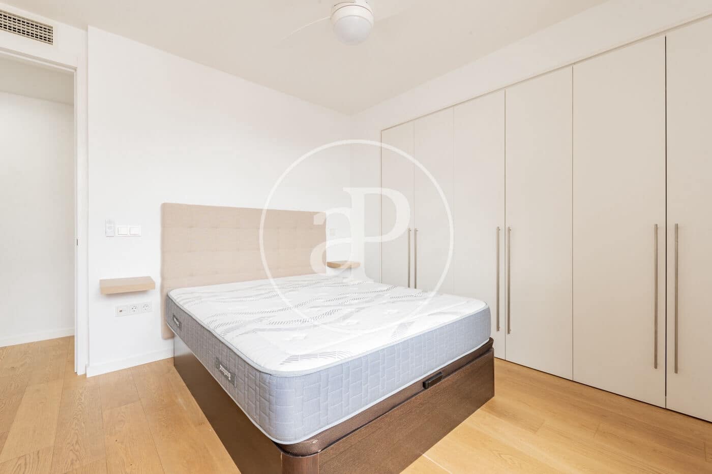 2 bedroom Apartment for rent in Madrid city with pool - € 3,100 (Ref: 9711987)