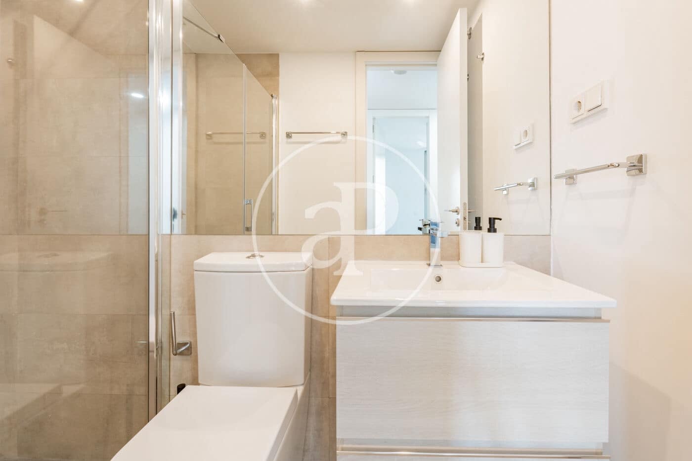 2 bedroom Apartment for rent in Madrid city with pool - € 3,100 (Ref: 9711987)