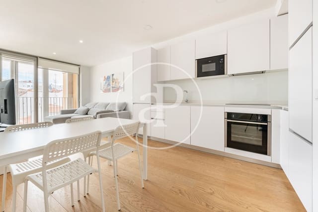 2 slaapkamer Appartement te huur in Argüelles, Madrid stad met zwembad - € 3.100 (Ref: 9711987)