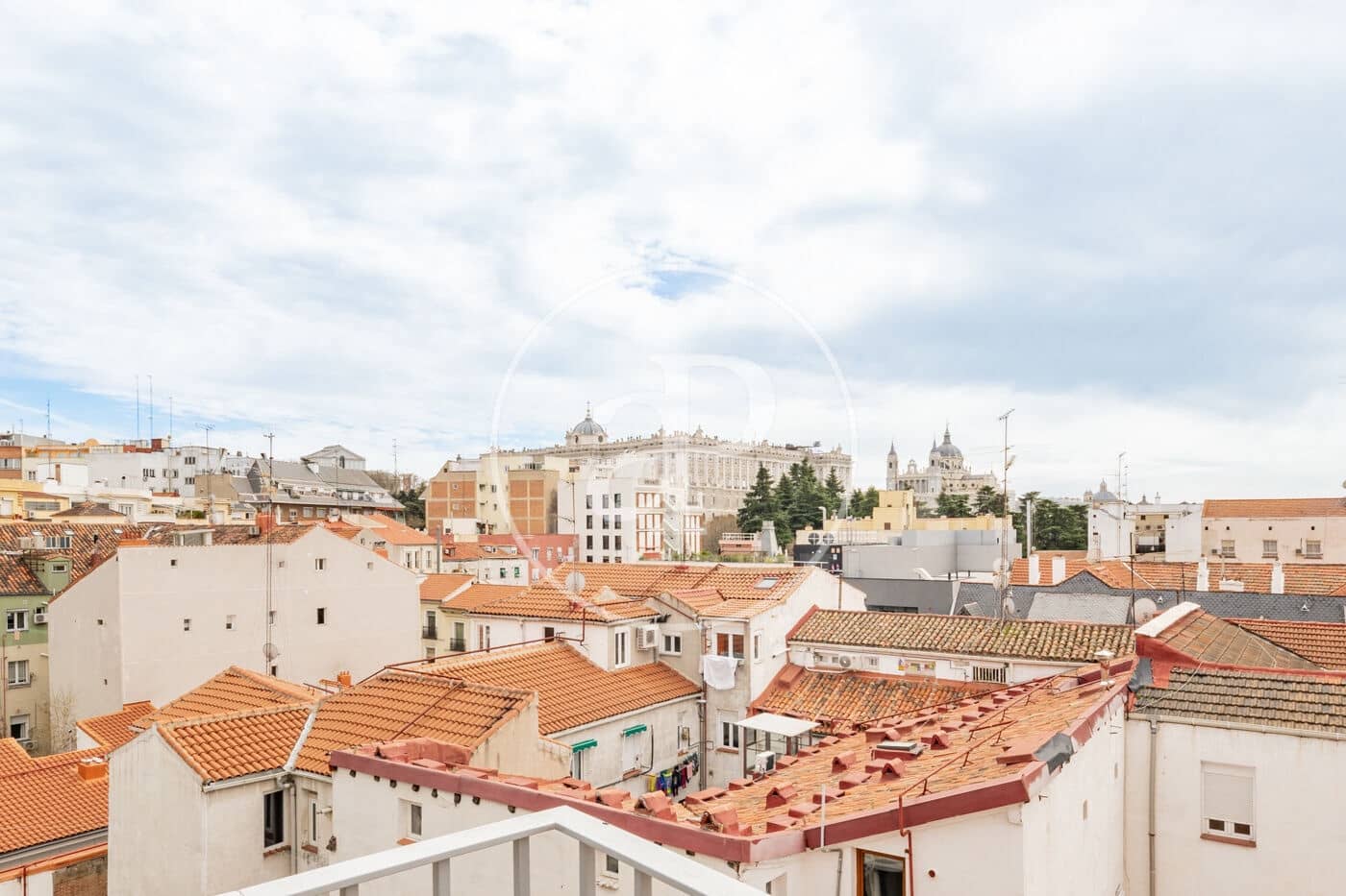 2 bedroom Apartment for rent in Madrid city with pool - € 3,100 (Ref: 9711987)