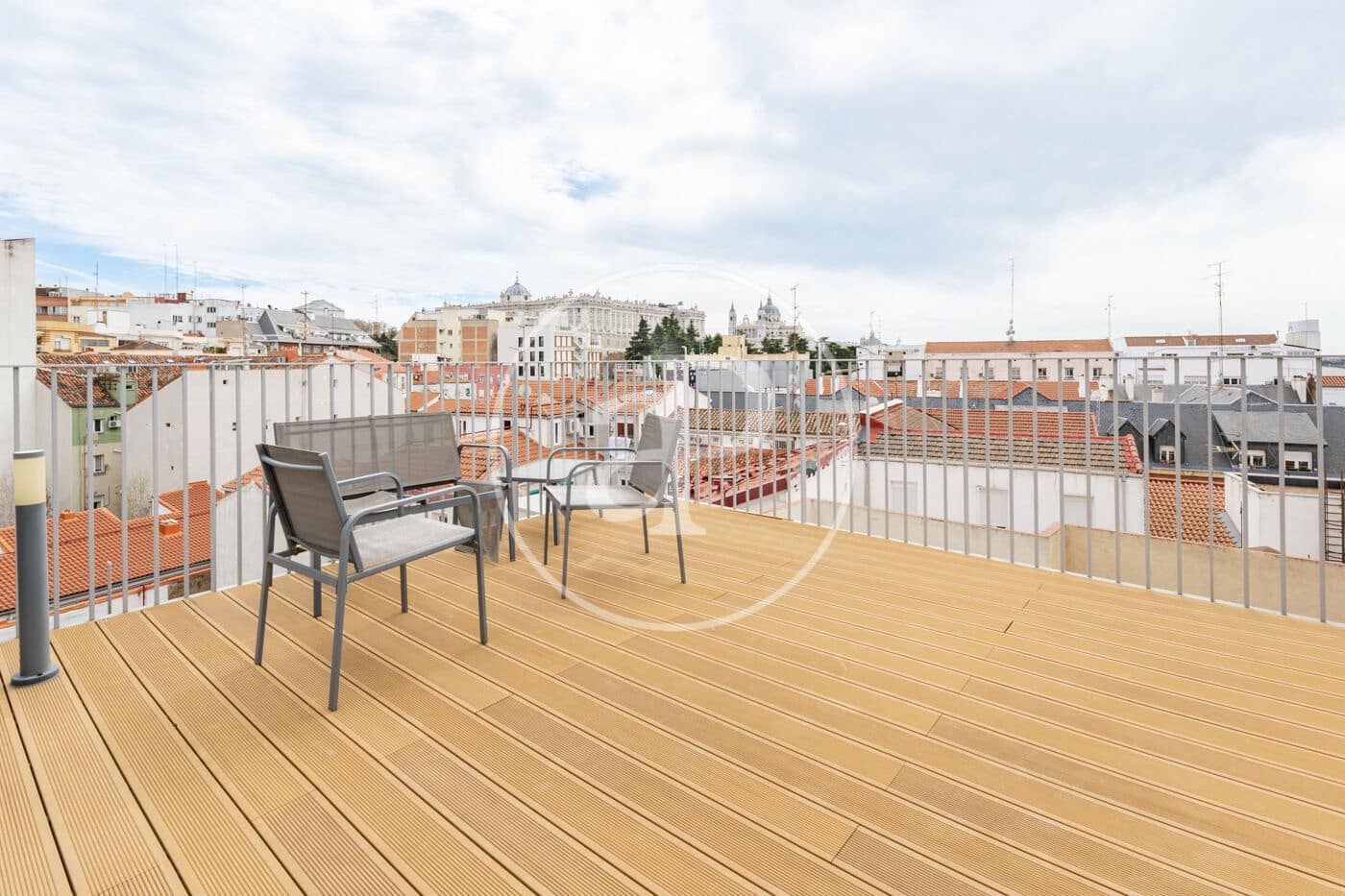 2 bedroom Apartment for rent in Madrid city with pool - € 3,100 (Ref: 9711987)