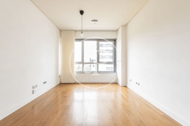 1 quarto Apartamento para arrendar em Valdefuentes, Madrid cidade com piscina - 1 450 € (Ref: 9714941)