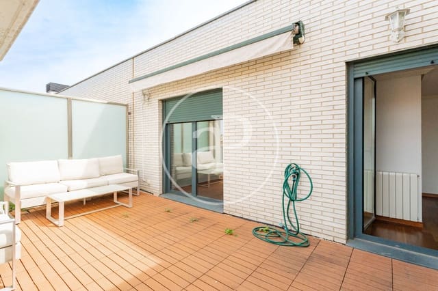 2 bedroom Penthouse for sale in Legazpi, Madrid city with pool - € 780,000 (Ref: 9714945)