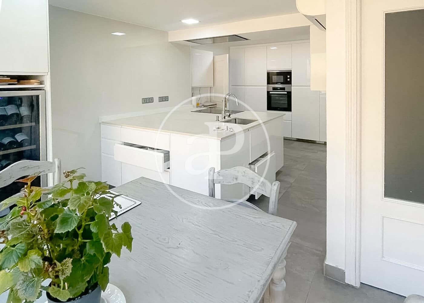 4 sovrum Lägenhet till salu i La Moraleja med pool - 1 650 000 € (Ref: 9714948)