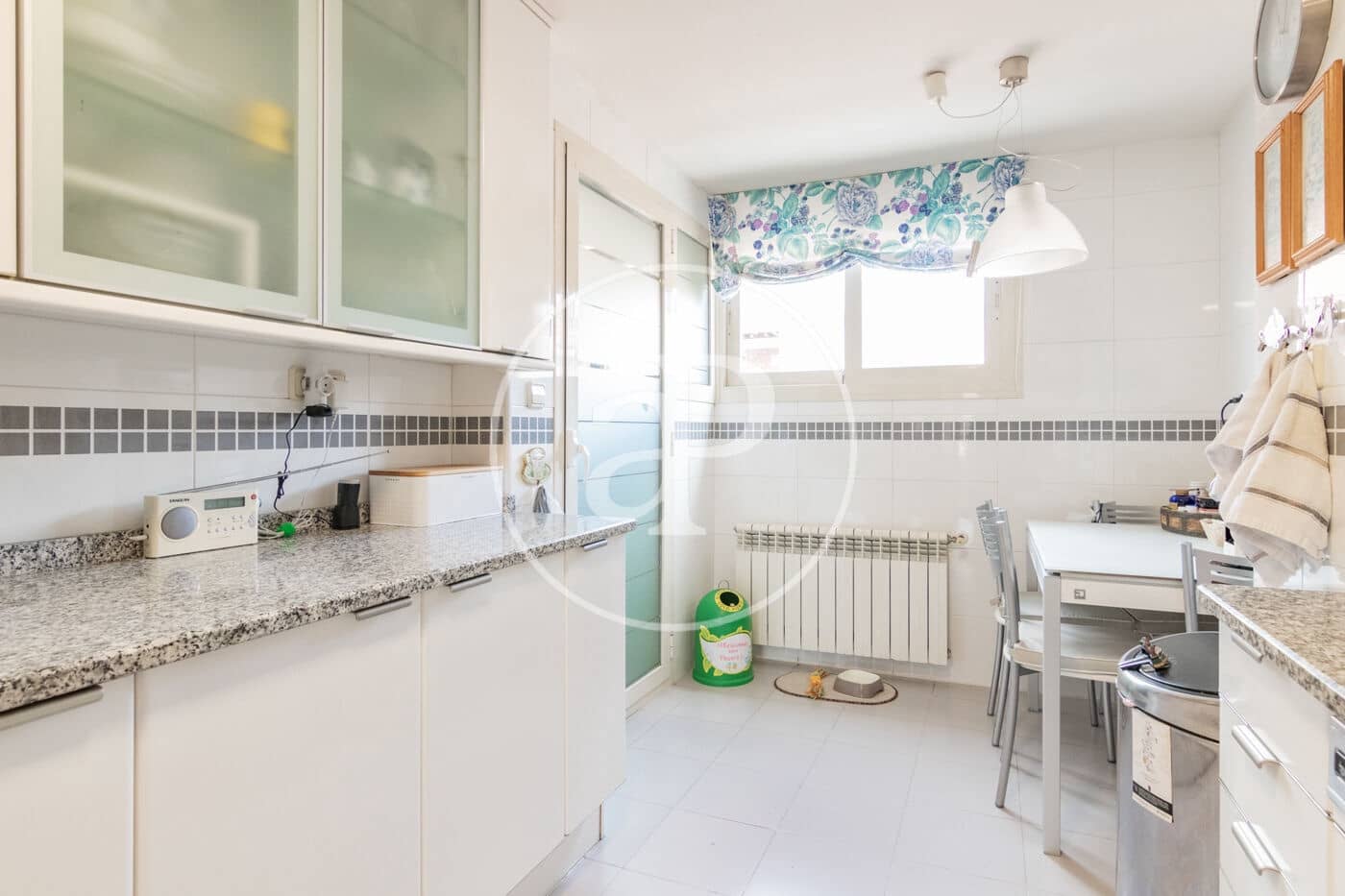 3 sovrum Lägenhet till salu i Madrid stad med pool - 870 000 € (Ref: 9714950)