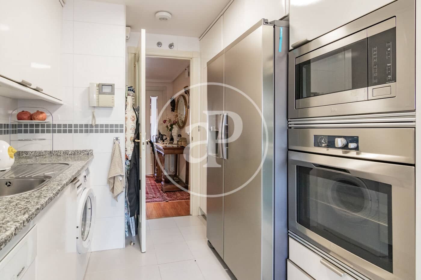 3 sovrum Lägenhet till salu i Madrid stad med pool - 870 000 € (Ref: 9714950)