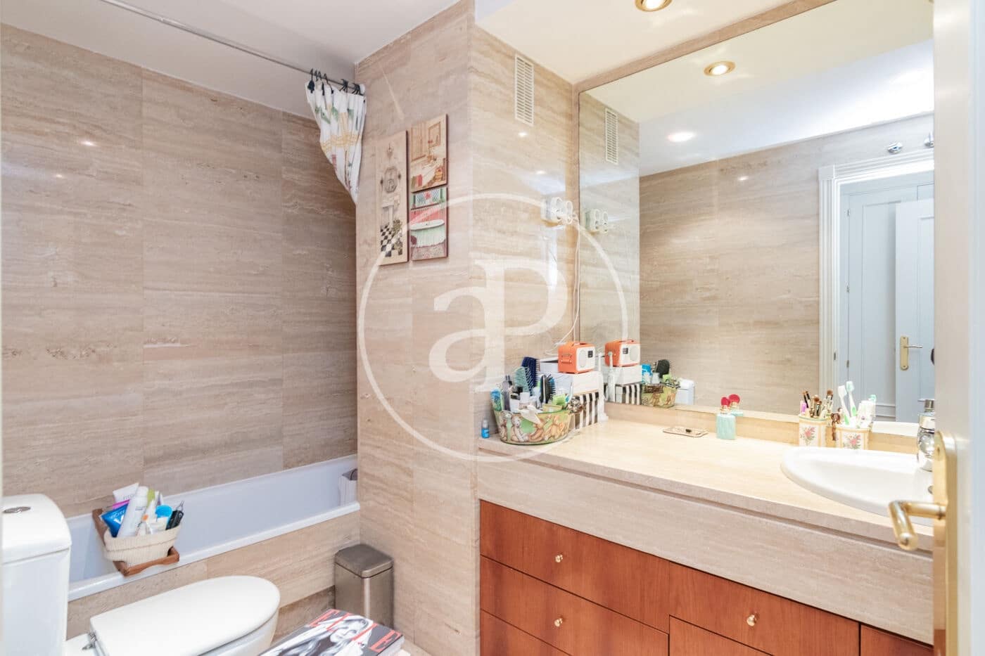 3 sovrum Lägenhet till salu i Madrid stad med pool - 870 000 € (Ref: 9714950)