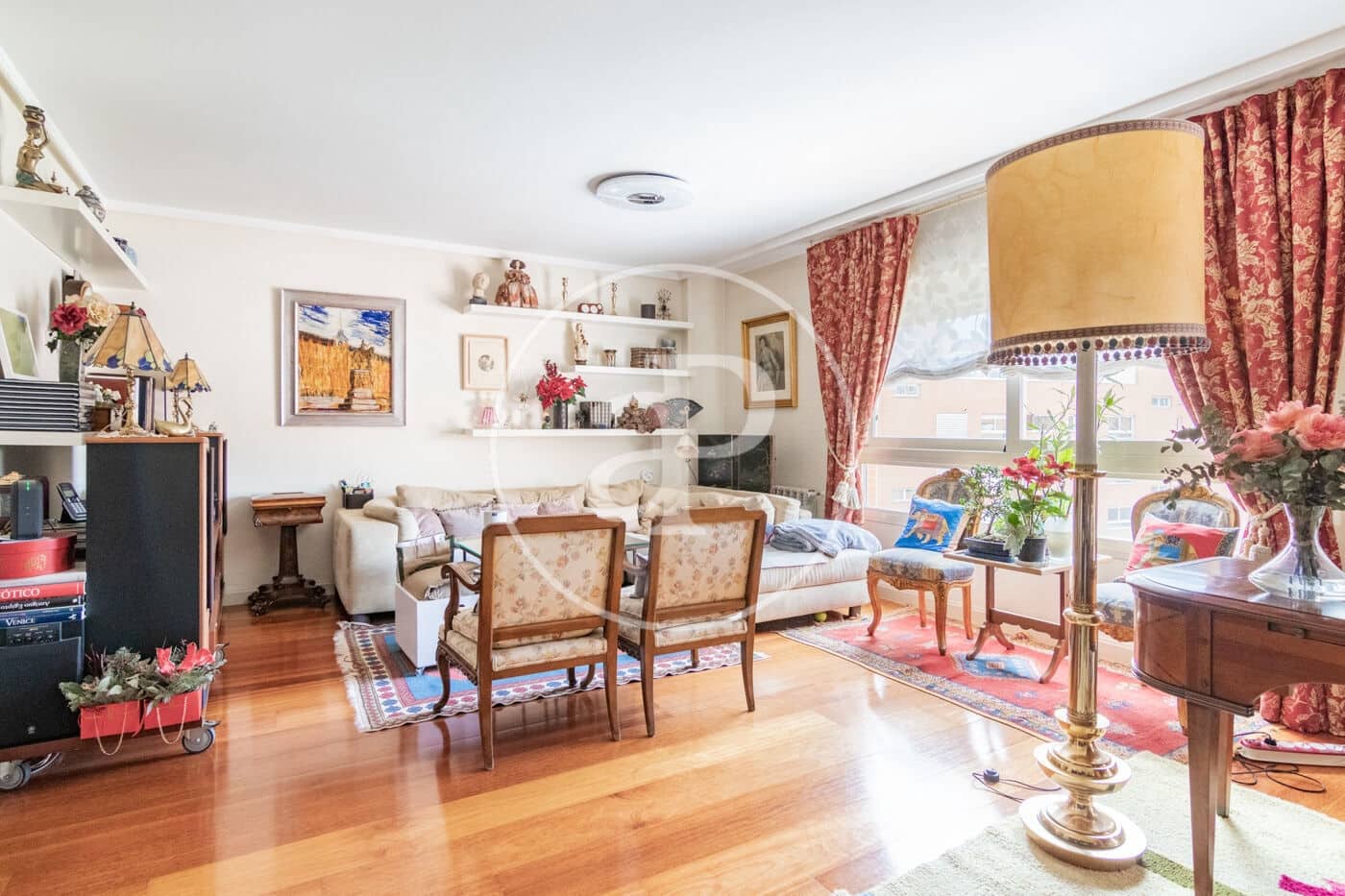 3 sovrum Lägenhet till salu i Madrid stad med pool - 870 000 € (Ref: 9714950)