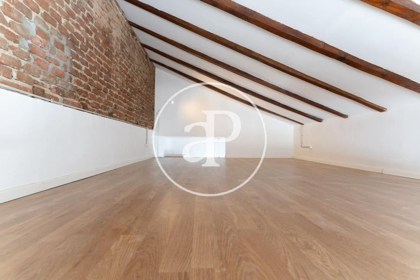 2 makuuhuone Kattohuoneisto vuokrattavana paikassa Madrid kaupunki - 2 300 € (Ref: 9719965)