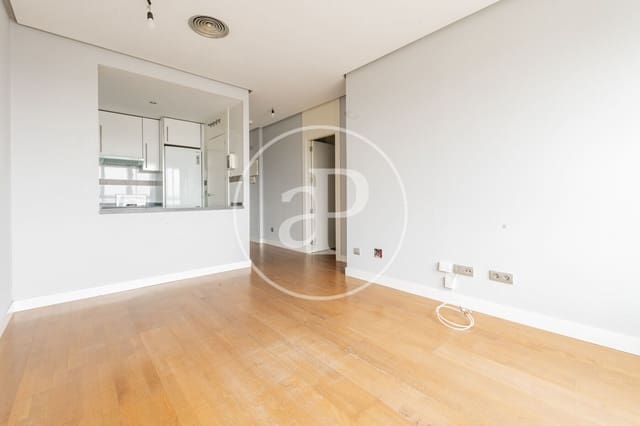 1 soveværelse Lejlighed til leje i Valdefuentes, Madrid by med swimmingpool - € 1.450 (Ref: 9719967)