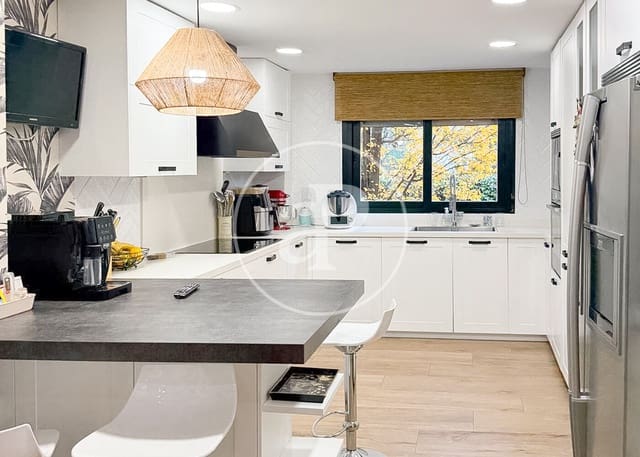 4 soveværelse Villa til salg i Boadilla del Monte med swimmingpool - € 1.550.000 (Ref: 9719974)