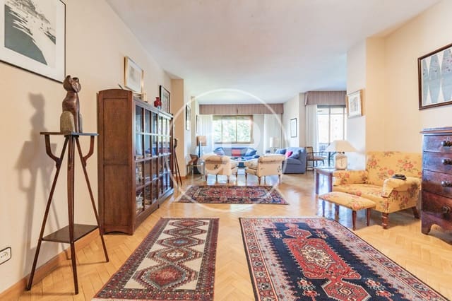 5 sovrum Lägenhet till salu i Valverde, Madrid stad med pool - 1 490 000 € (Ref: 9719976)