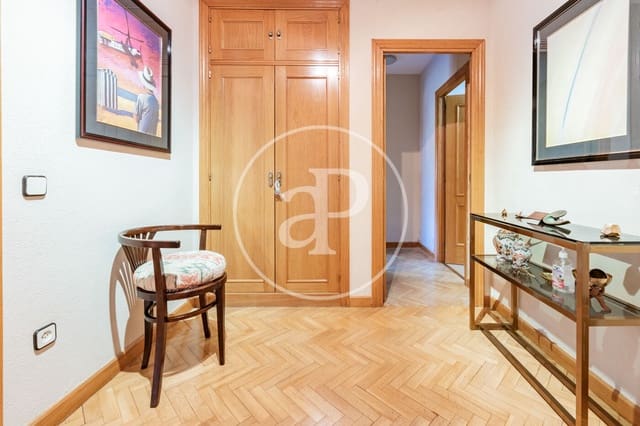 5 sovrum Lägenhet till salu i Valverde, Madrid stad med pool - 1 490 000 € (Ref: 9719976)