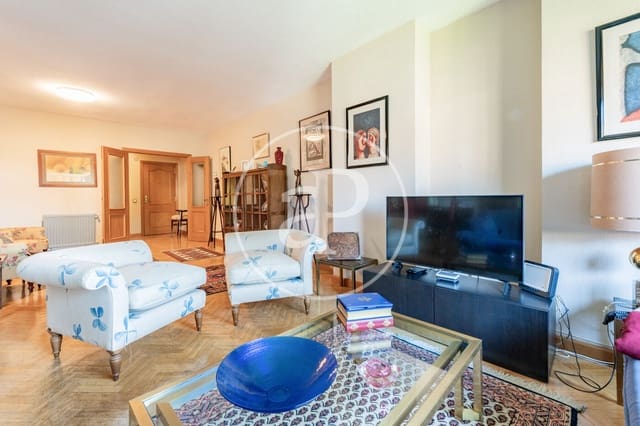 5 sovrum Lägenhet till salu i Valverde, Madrid stad med pool - 1 490 000 € (Ref: 9719976)