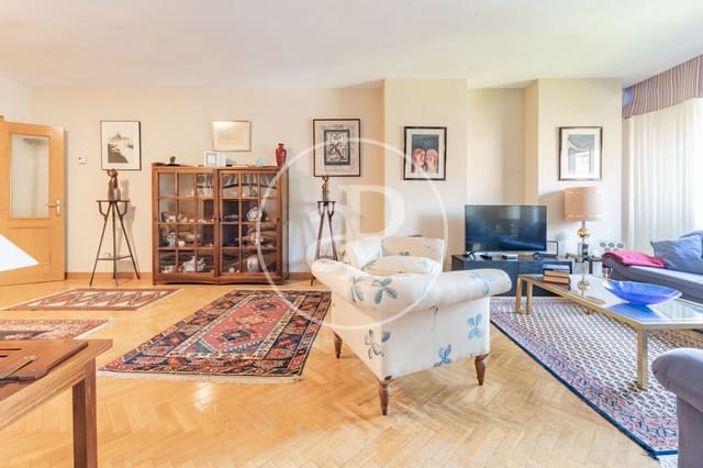 5 sovrum Lägenhet till salu i Valverde, Madrid stad med pool - 1 490 000 € (Ref: 9719976)