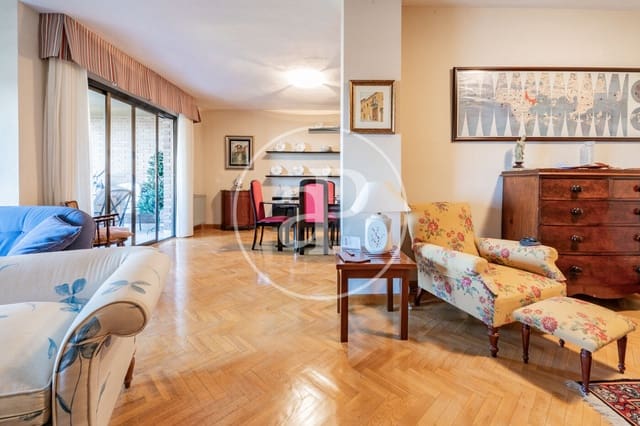 5 sovrum Lägenhet till salu i Valverde, Madrid stad med pool - 1 490 000 € (Ref: 9719976)