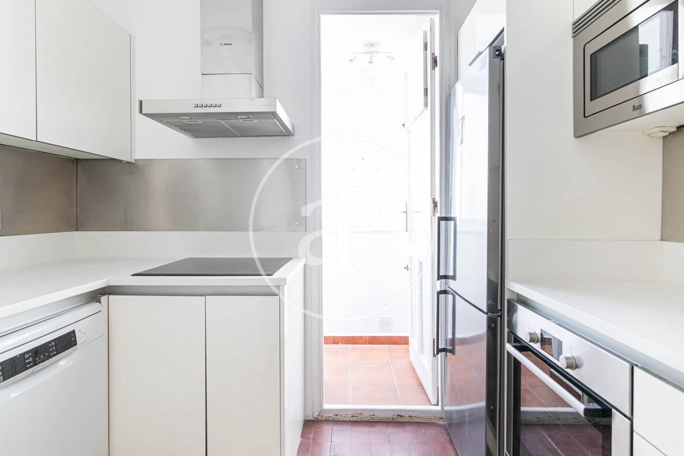 3 soverom Leilighet til leie i Madrid by - € 2 700 (Ref: 9726649)