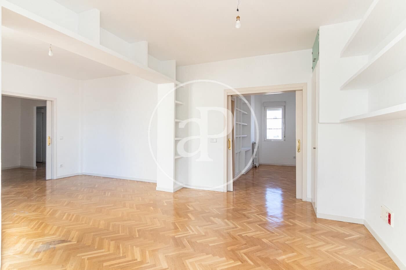 3 soverom Leilighet til leie i Madrid by - € 2 700 (Ref: 9726649)
