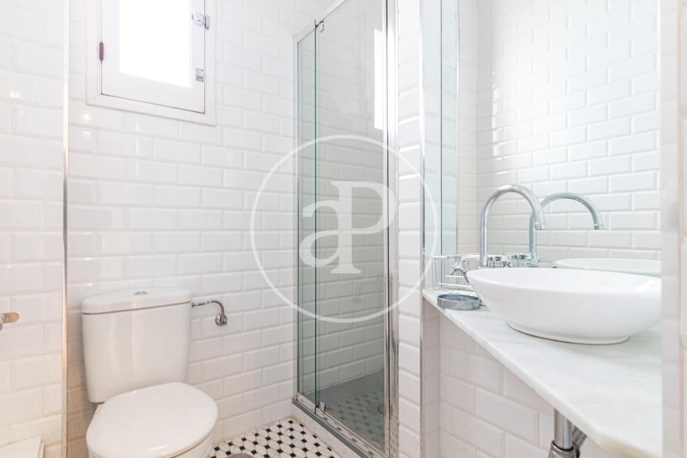 3 soverom Leilighet til leie i Madrid by - € 2 700 (Ref: 9726649)