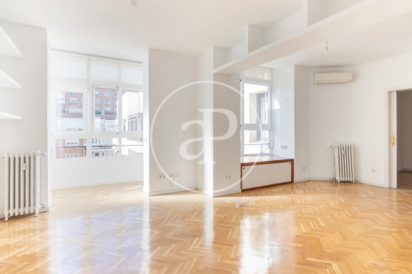 3 soverom Leilighet til leie i Madrid by - € 2 700 (Ref: 9726649)