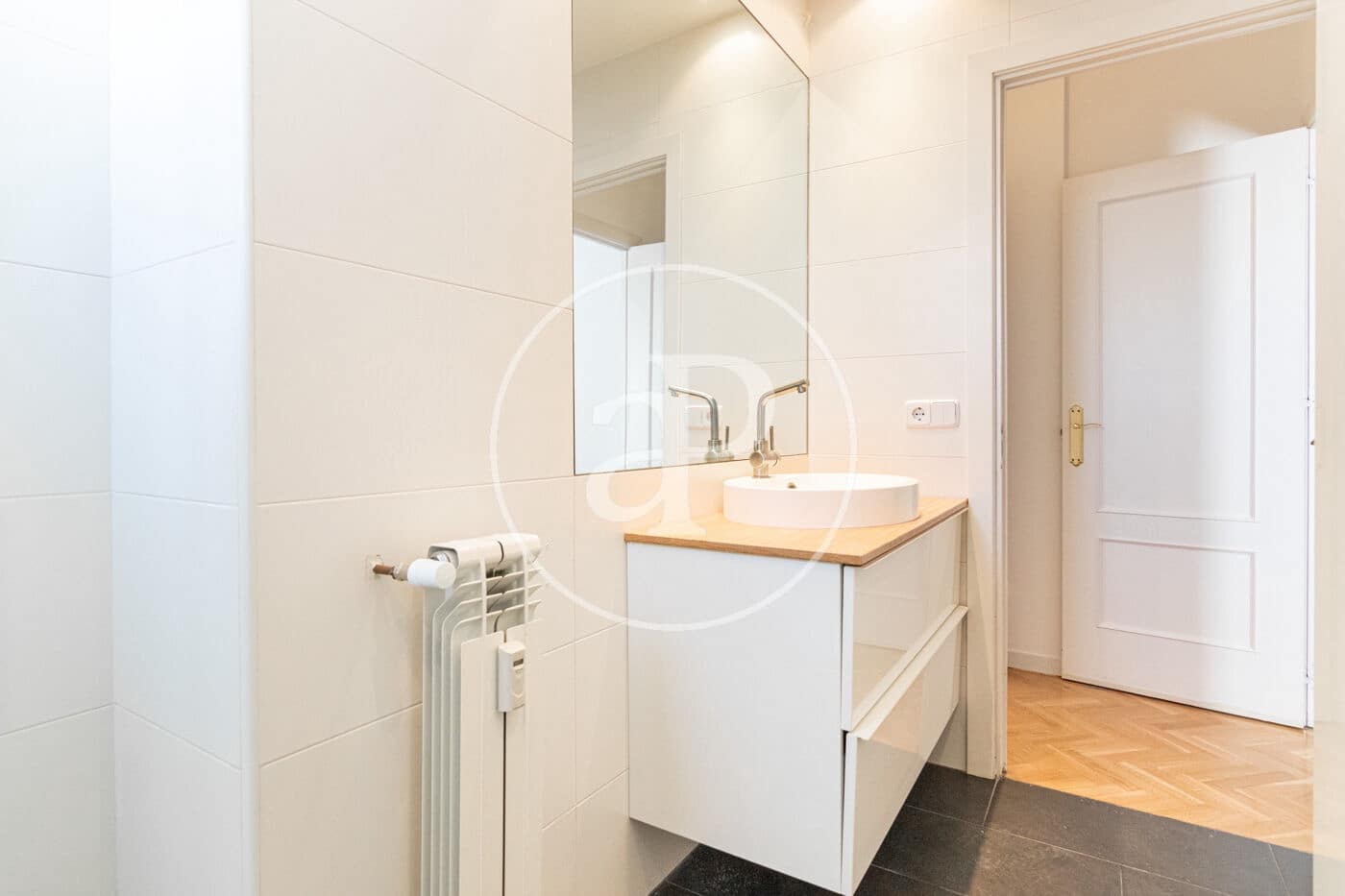 3 soverom Leilighet til leie i Madrid by - € 2 700 (Ref: 9726649)