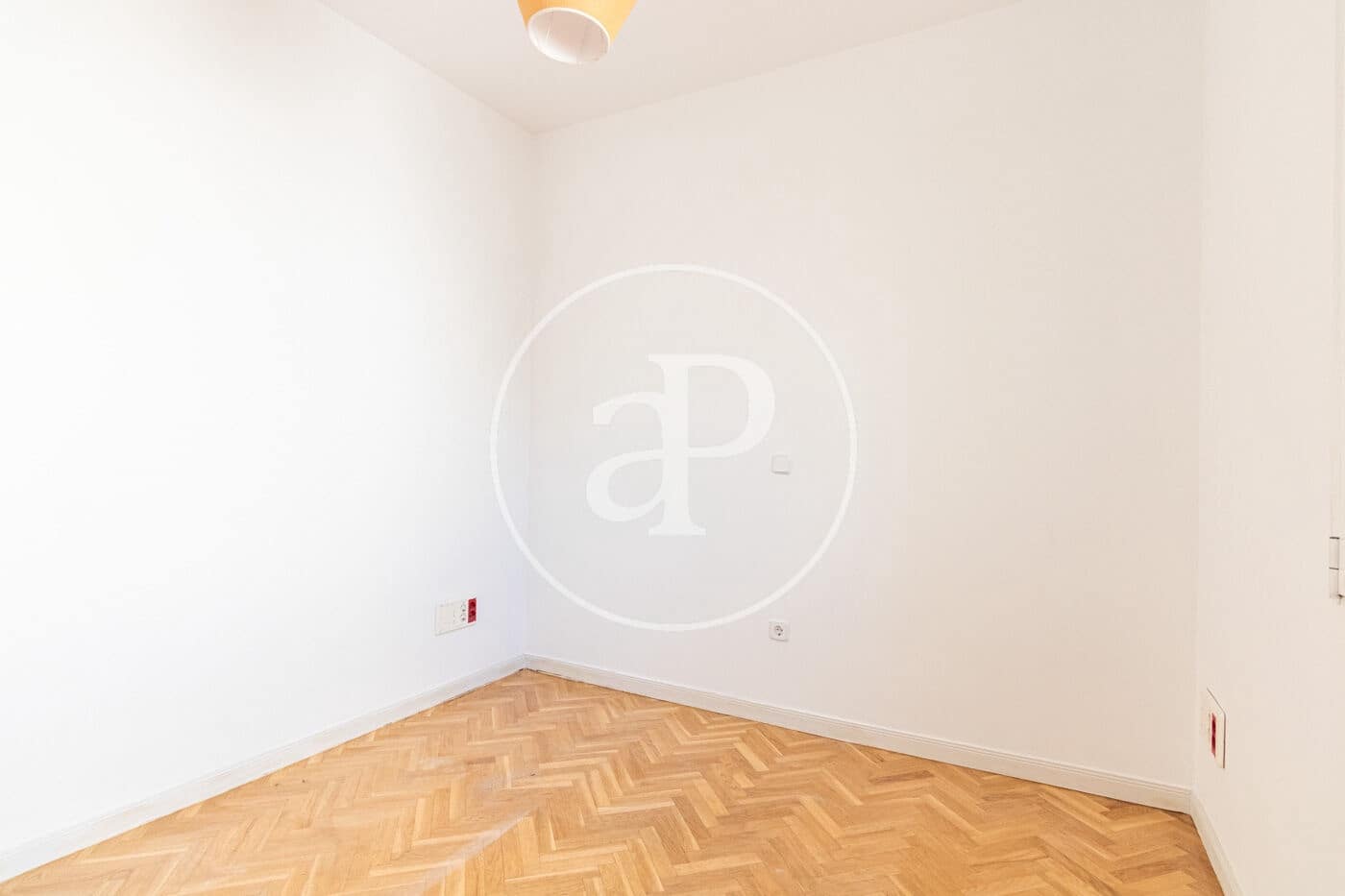 3 soverom Leilighet til leie i Madrid by - € 2 700 (Ref: 9726649)