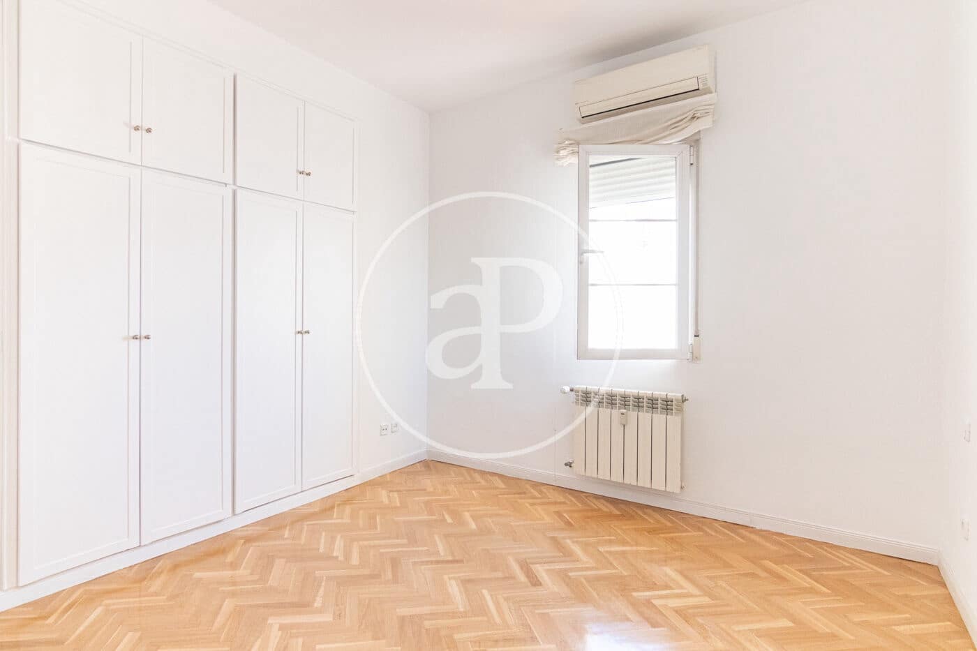 3 soverom Leilighet til leie i Madrid by - € 2 700 (Ref: 9726649)
