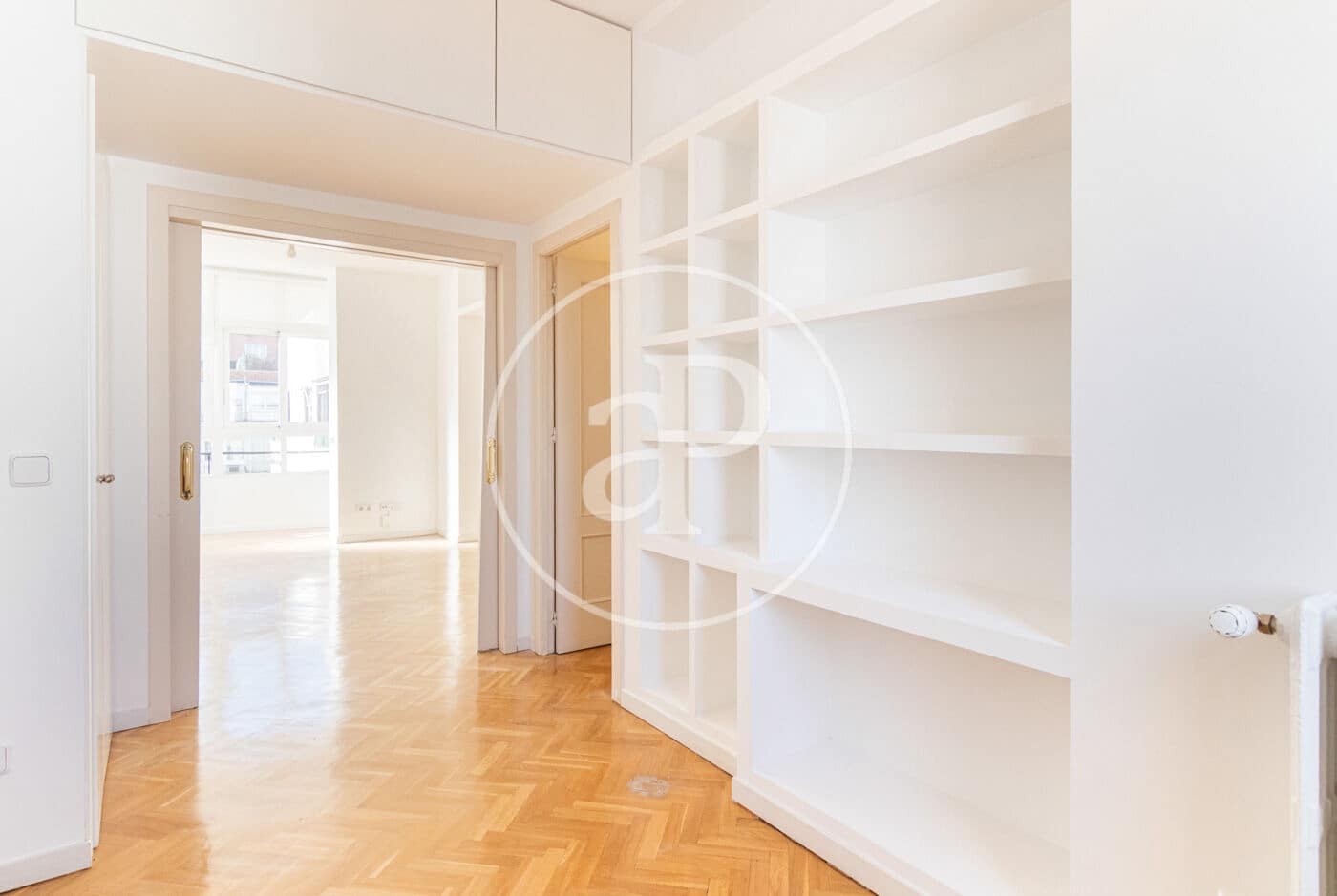 3 soverom Leilighet til leie i Madrid by - € 2 700 (Ref: 9726649)