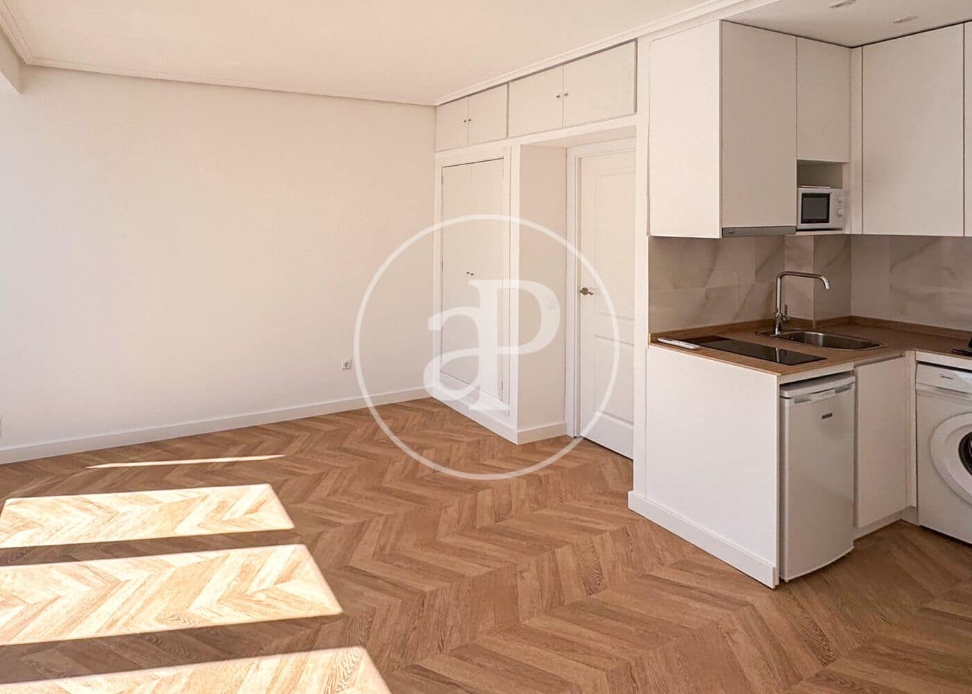 1 sypialnia Apartament do wynajęcia w Miasto Madryt - 1 350 € (Ref: 9726650)