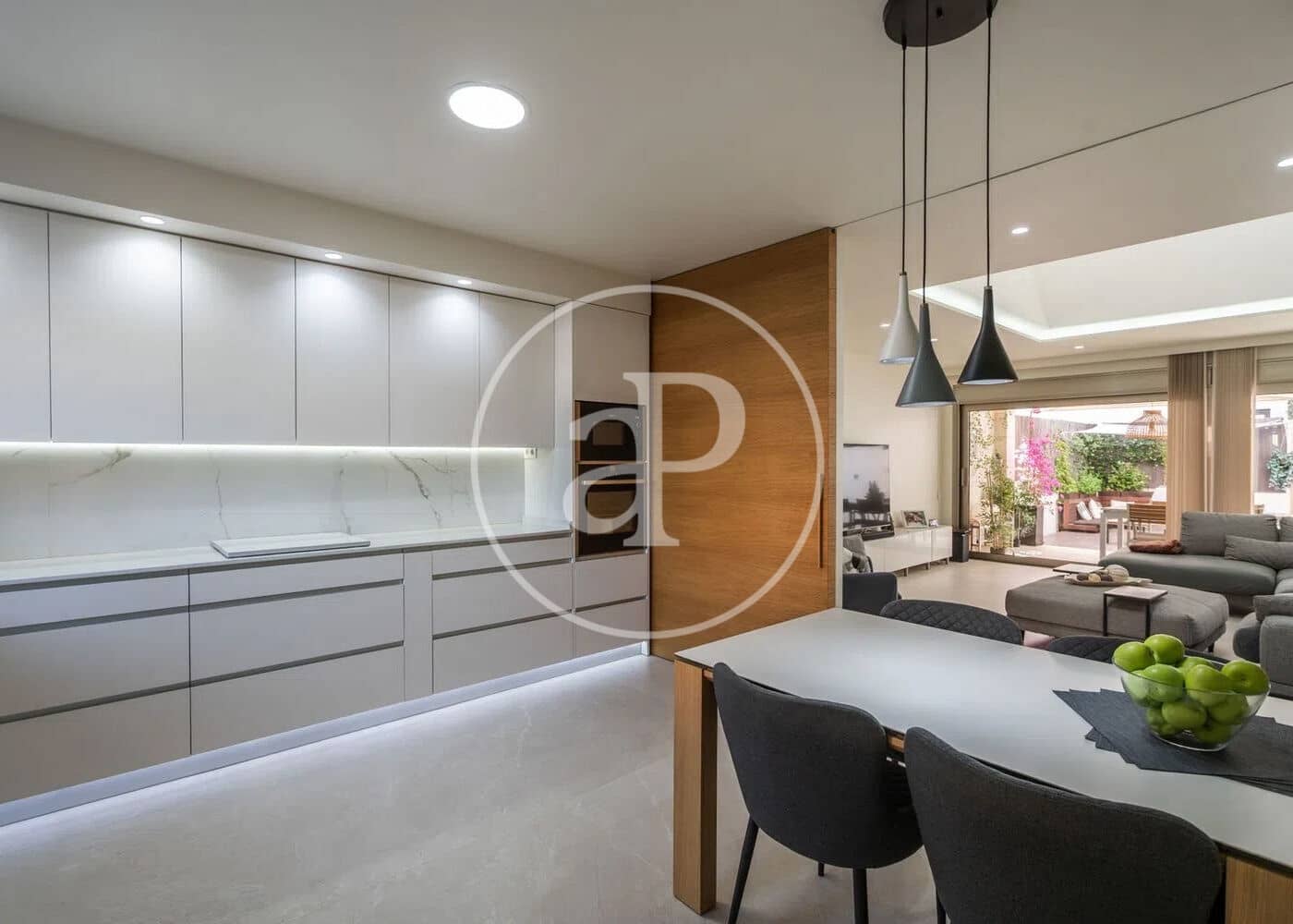 4 bedroom Villa for sale in Madrid city with pool - € 1,595,000 (Ref: 9732132)