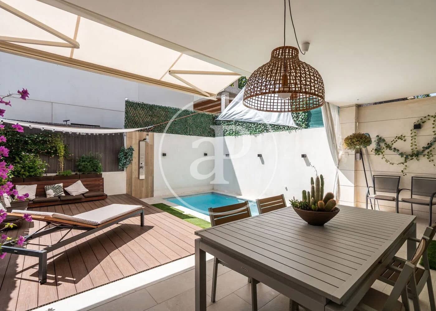 4 bedroom Villa for sale in Madrid city with pool - € 1,595,000 (Ref: 9732132)