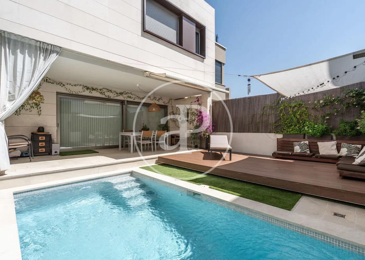 4 bedroom Villa for sale in Madrid city with pool - € 1,595,000 (Ref: 9732132)