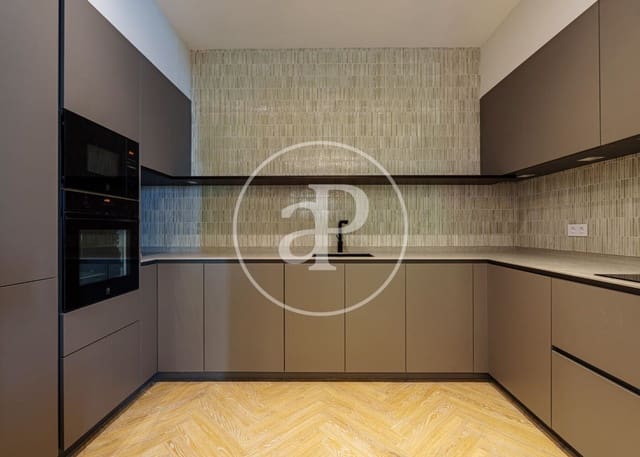 Apartamento de 3 habitaciones en Palacio, Madrid ciudad en venta - 995.000 € (Ref: 9732133)