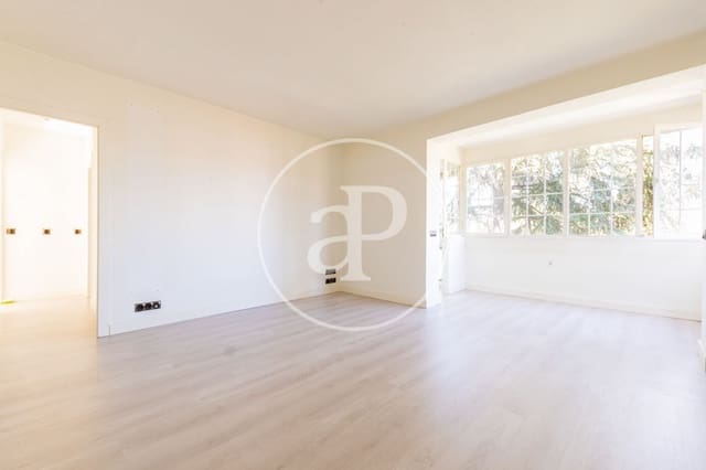 Apartamento de 3 habitaciones en Valverde, Madrid ciudad en venta con piscina - 629.000 € (Ref: 9735594)