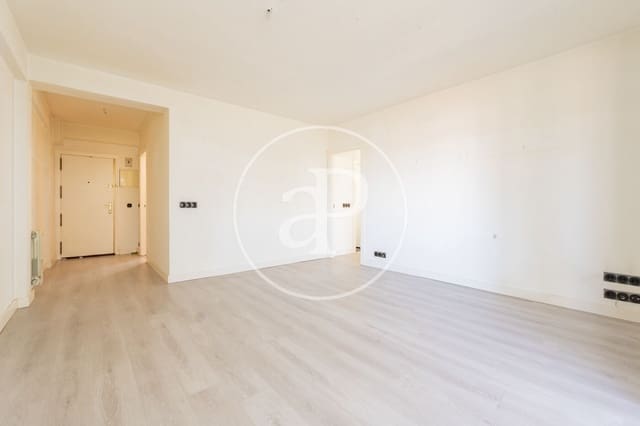 Apartamento de 3 habitaciones en Valverde, Madrid ciudad en venta con piscina - 629.000 € (Ref: 9735594)