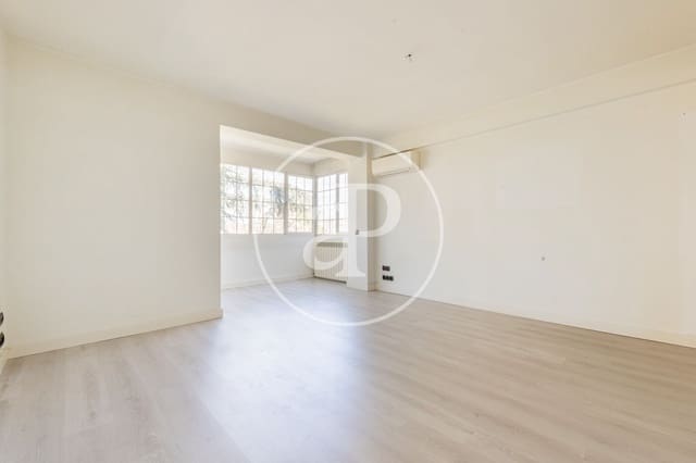 Apartamento de 3 habitaciones en Valverde, Madrid ciudad en venta con piscina - 629.000 € (Ref: 9735594)