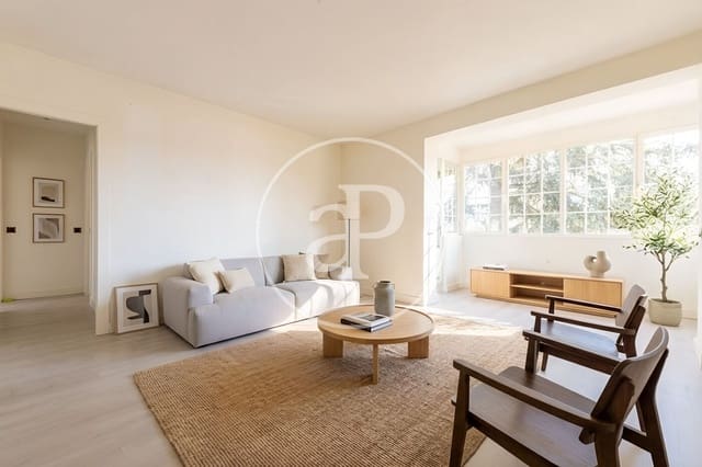 Apartamento de 3 habitaciones en Valverde, Madrid ciudad en venta con piscina - 629.000 € (Ref: 9735594)