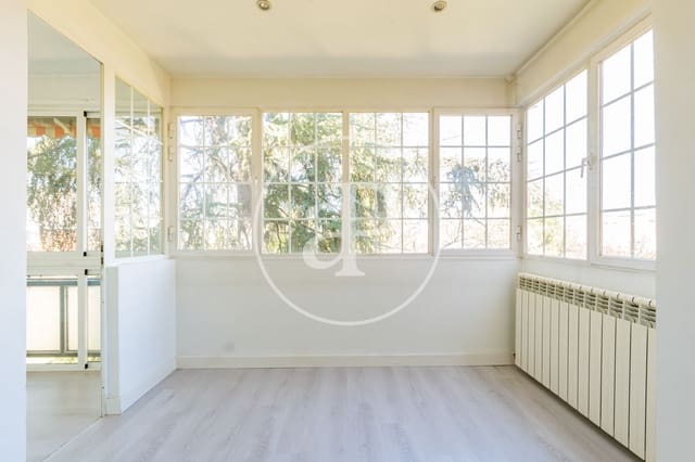 Apartamento de 3 habitaciones en Valverde, Madrid ciudad en venta con piscina - 629.000 € (Ref: 9735594)