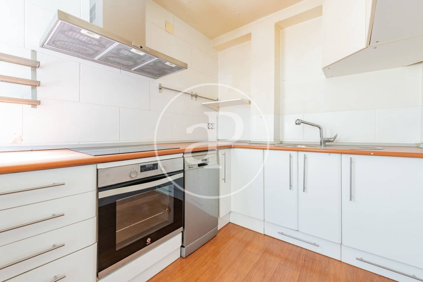 3 bedroom Apartment for sale in Madrid city with pool - € 629,000 (Ref: 9735594)