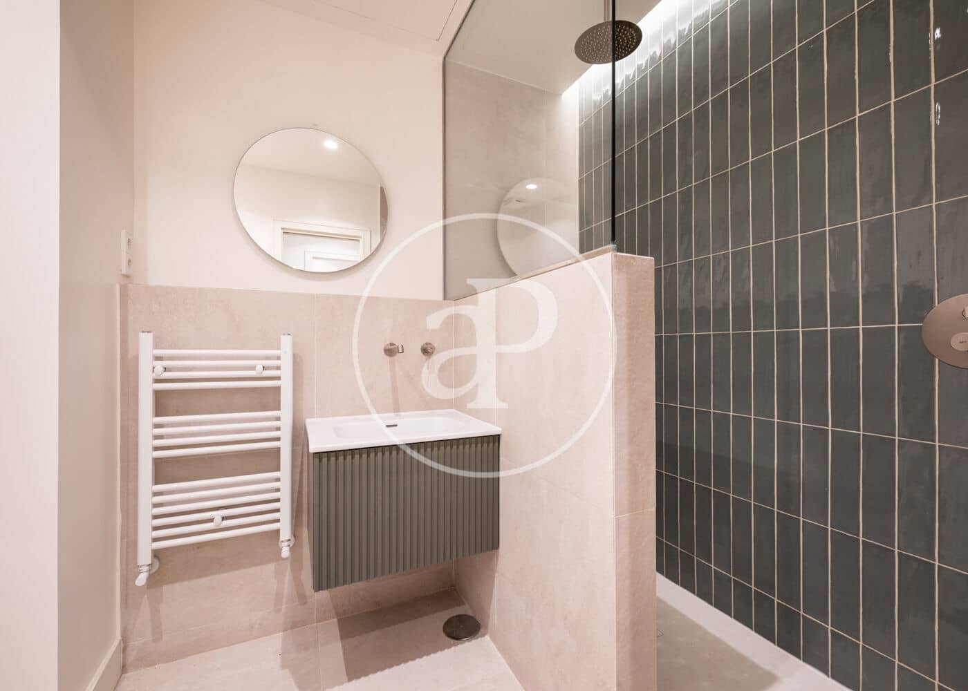 3 soveværelse Lejlighed til salg i Madrid by - € 1.875.000 (Ref: 9735596)
