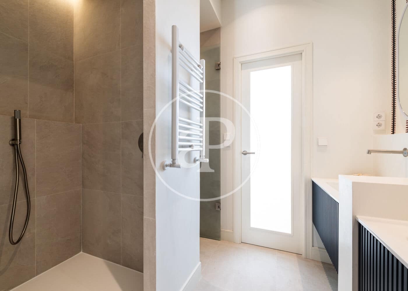 3 soveværelse Lejlighed til salg i Madrid by - € 1.875.000 (Ref: 9735596)