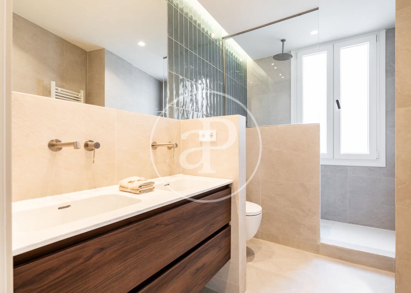 3 soveværelse Lejlighed til salg i Madrid by - € 1.875.000 (Ref: 9735596)