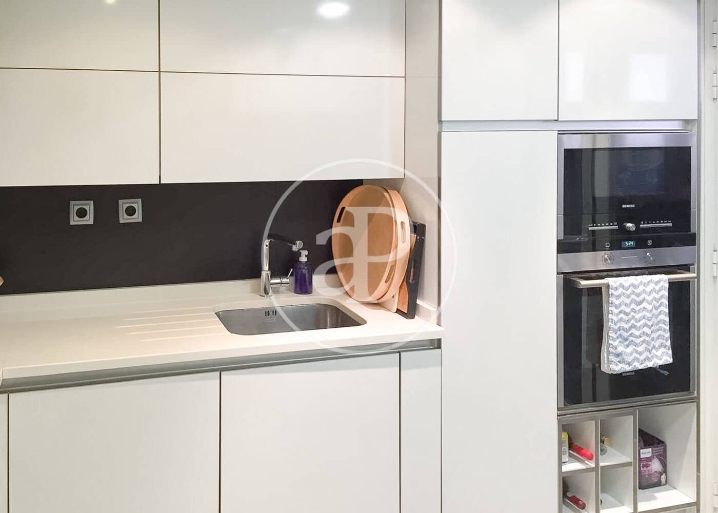 4 bedroom Villa for sale in San Sebastian de los Reyes with pool - € 795,000 (Ref: 9735597)