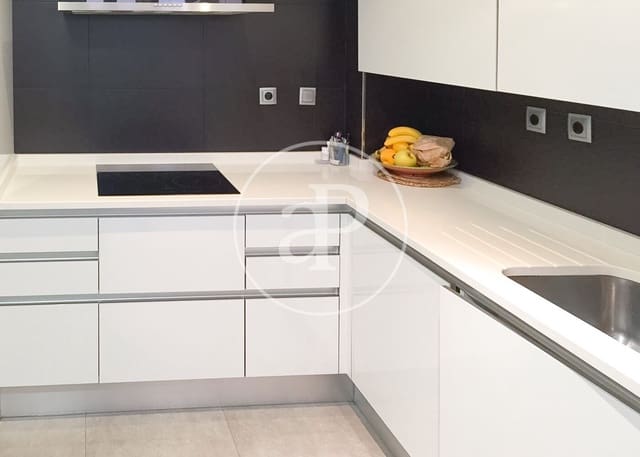 4 soverom Villa til salgs i San Sebastián de los Reyes med svømmebasseng - € 795 000 (Ref: 9735597)